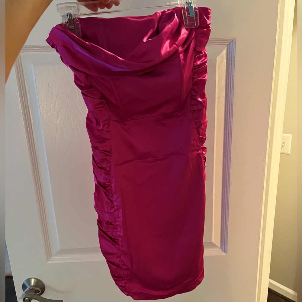 BRAND NEW Saige + Paige satin strapless, body con dress